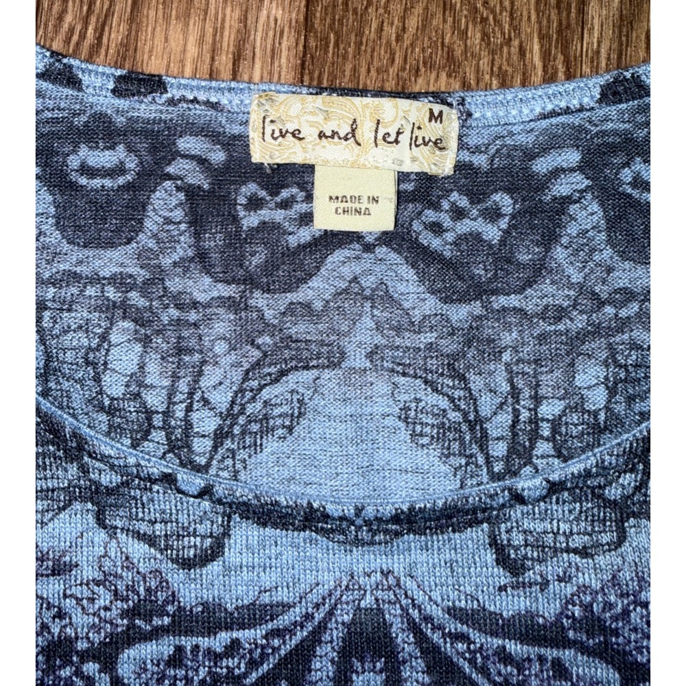 Live and Let Live Blue Paisley Damask Crochet Lace Hem Top Womens Medium STARAC - Picture 5 of 7